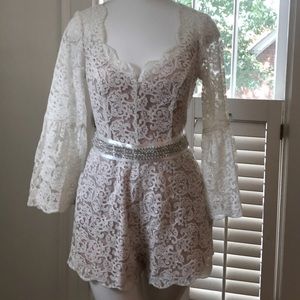 Beautiful Lauren Conrad cream lace Bridal Romper sz 4